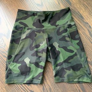Camo bike shorts L